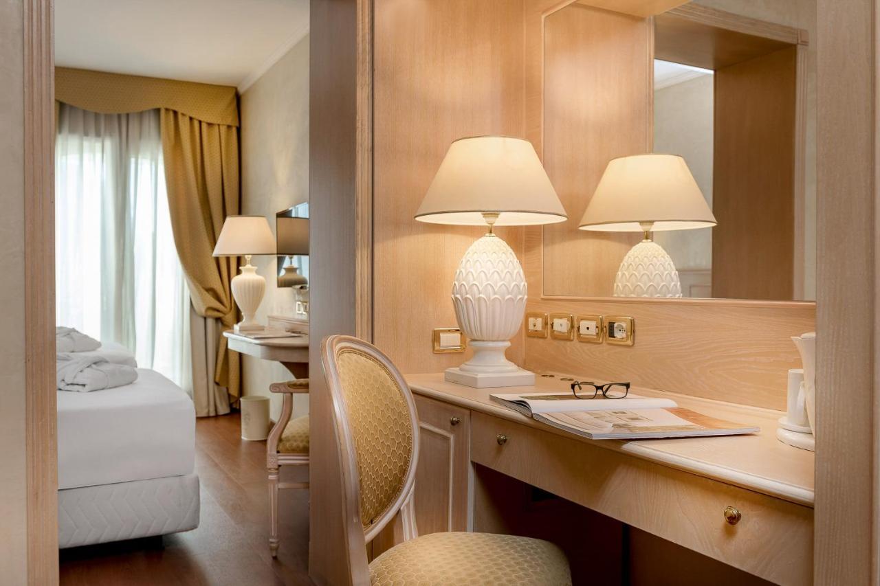רימיני Hotel De Londres מראה חיצוני תמונה